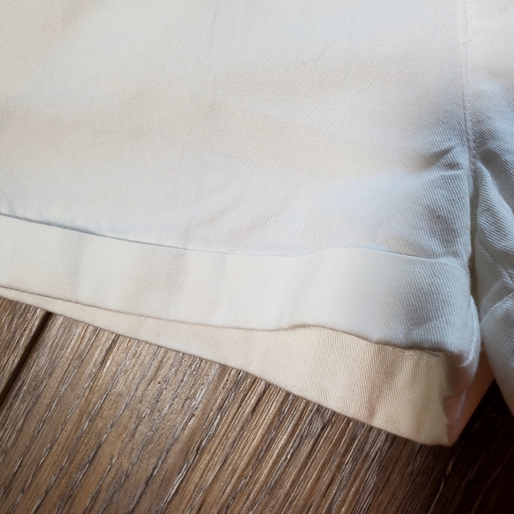 Toddler girls mustard yellow blouse and white shorts set Size 3T - Picture 8 of 16